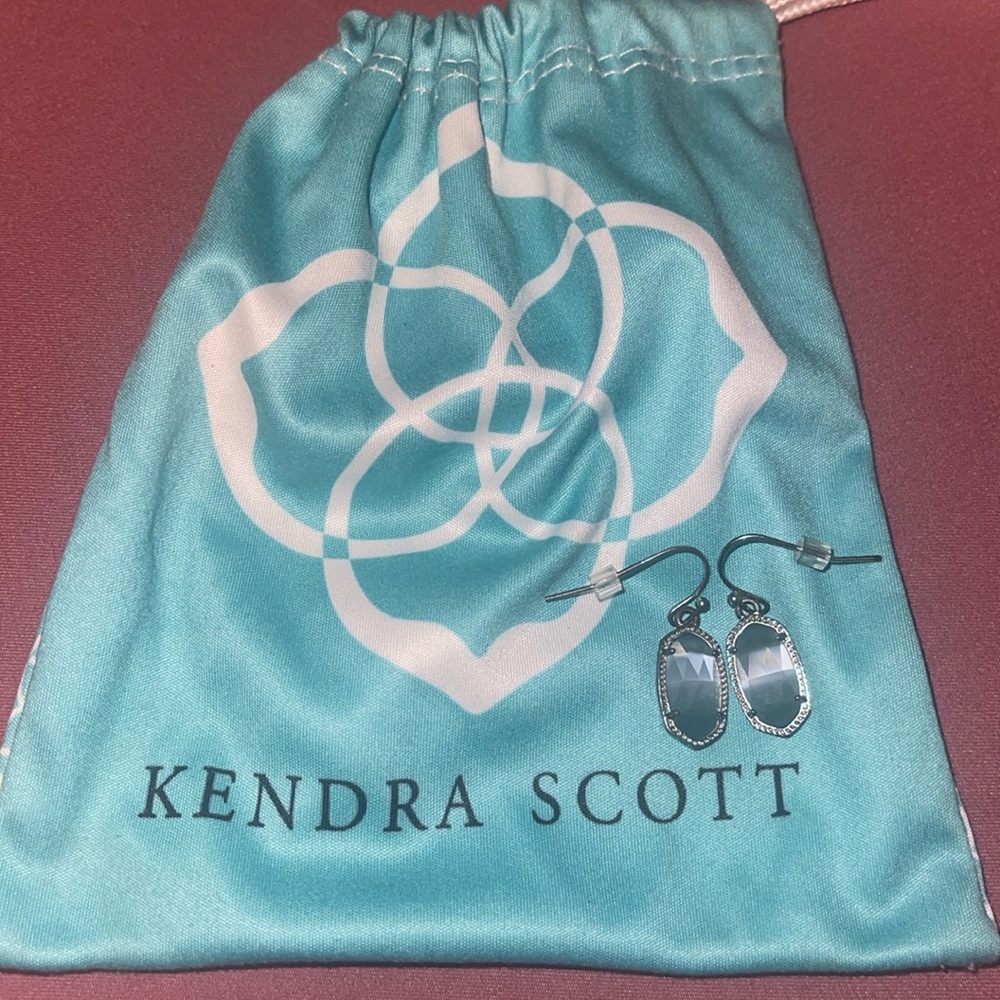 Kendra Scott silver metal Gray cats eye Lee dangle earrings